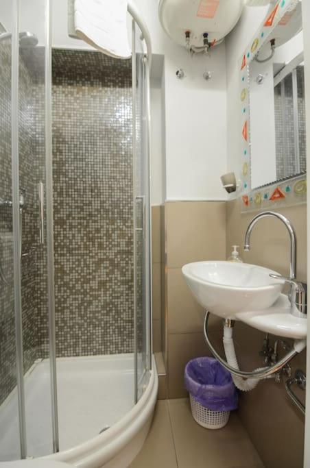 Apartamento Keys Of Italy - Sgiuseppe 18 - Monolocale Intimo E Conveniente A Santa Croce Florencia Exterior foto